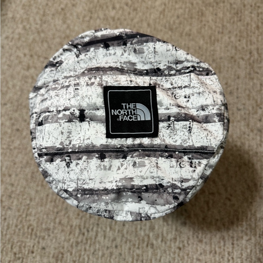 The Northface Face new with no tags blanket!